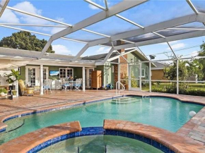 7 Palms Pool House